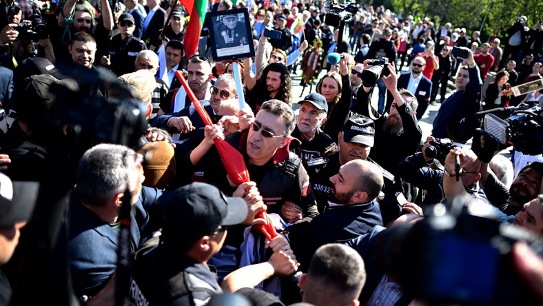 Antyrosyjscy aktywiści i zwolennicy Rosji starli się podczas obchodów Dnia Zwycięstwa w Sofii