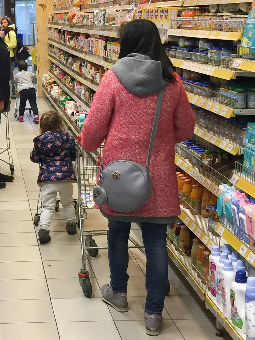 Katarzyna Cichopek na zakupach z córką