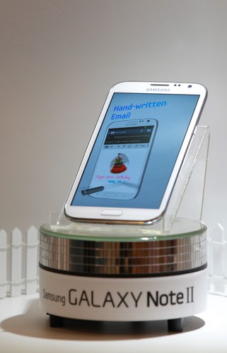 Miejsce 8 - Samsung Galaxy Note II
<br>
Cena: od 2099 zł