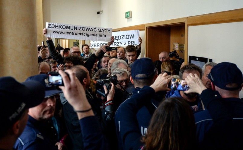 Wyrok za rzucenie tortem w sędzię