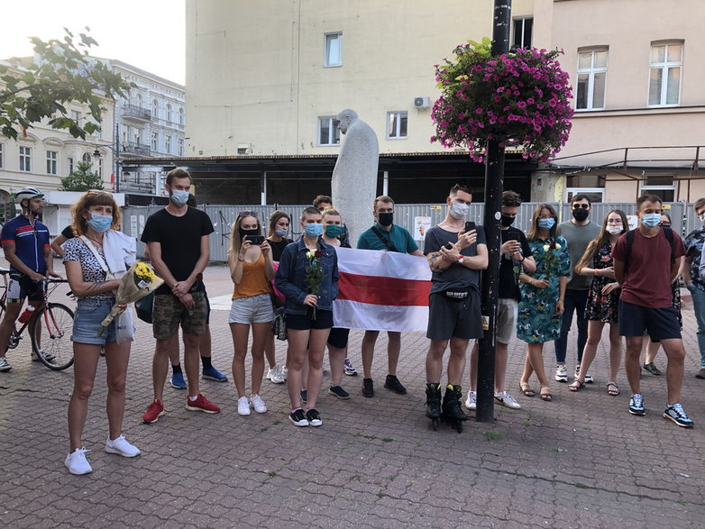 Manifestacja Białorusinów w pasażu Schillera 