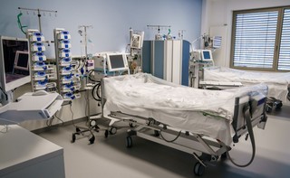 Niemcy: Naukowcy przygotowali scenariusze rozwoju epidemii w kraju