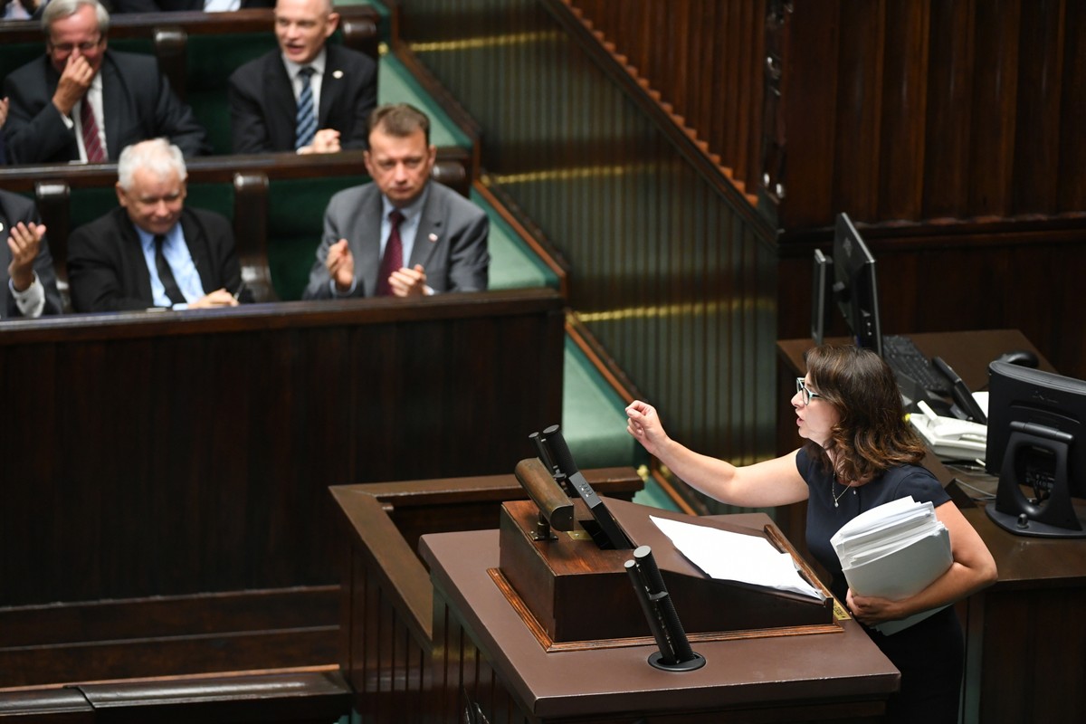 Poseł Nowoczesnej Kamila Gasiuk-Pihowicz podczas wieczornych obrad Sejmu