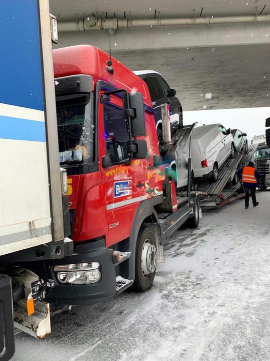 Zderzenie kilku ciężarówek na autostradzie A2