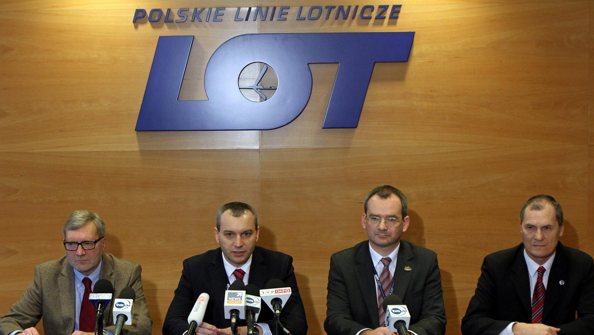 31 osób złożyło aplikacje w konkursie na stanowisko prezesa PLL LOT - powiedział w piątek PAP rzecznik spółki Marek Kłuciński. Dodał, że 10 podań zostało złożonych na stanowisko członka zarządu ds. handlowych.