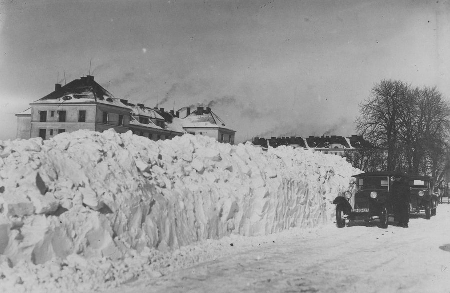 Zaspy podczas zimy w 1929 roku