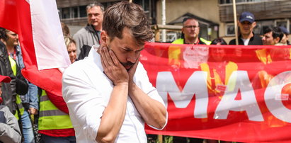 Protestowali przed siedzibą PiS:  "Jarosław Magę zbaw". W tle sankcje na Rosję