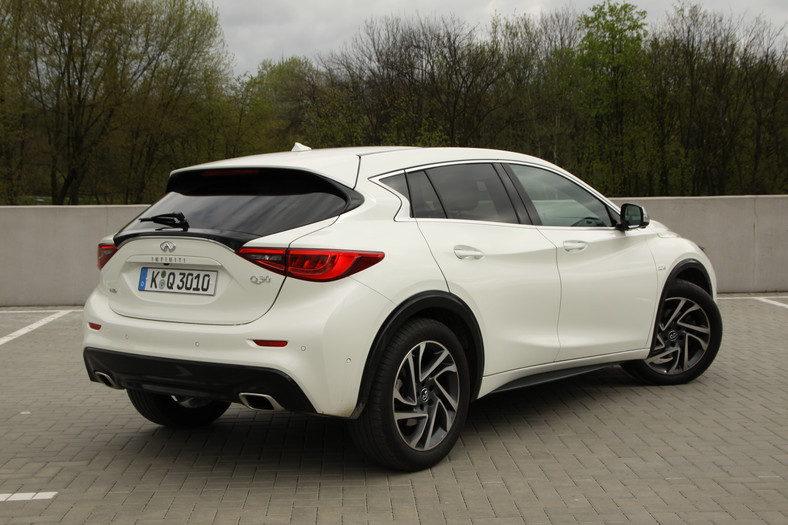 Infiniti Q30 2.2d DCT AWD