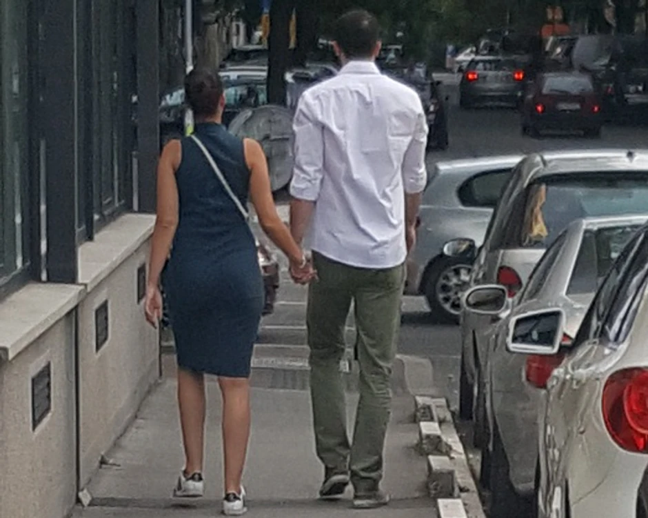 Tek posle ručka zajedno su krenuli ka kolima