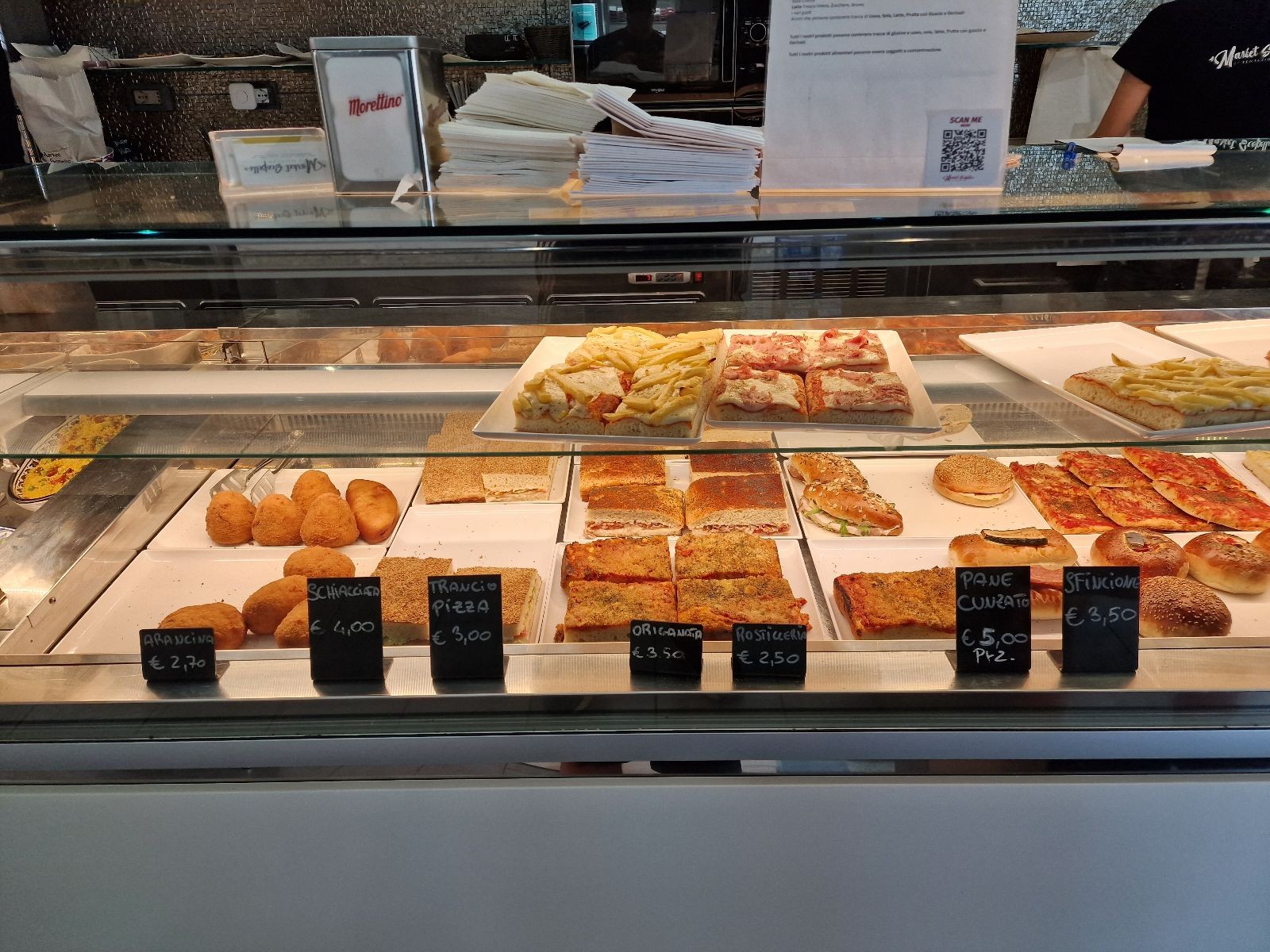 František s rodinou si pochutnali na talianskej pizze.