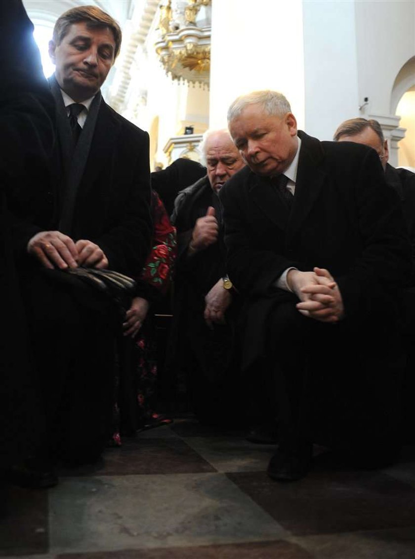 Jarosław Kaczyński, modlitwa, kościół