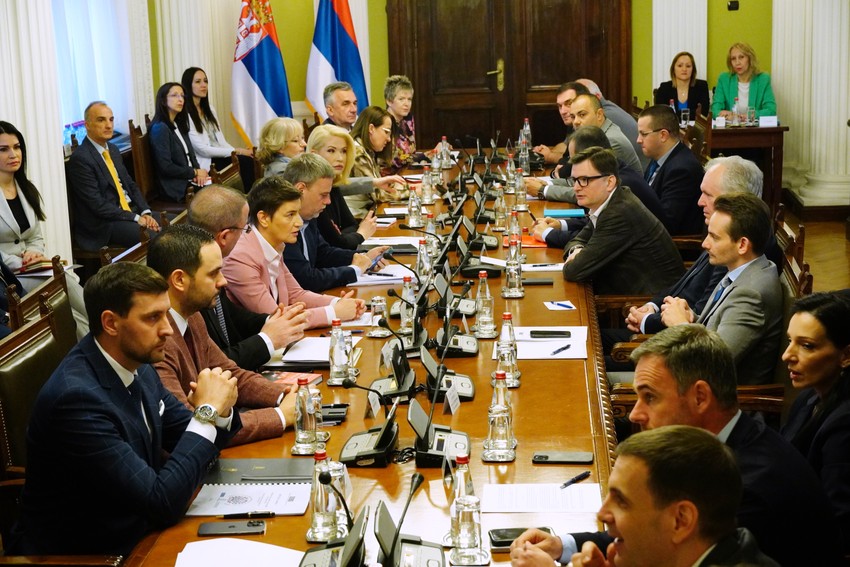 Opozicija predala Ani Brnabić zahteve u vezi sa izbornim uslovima