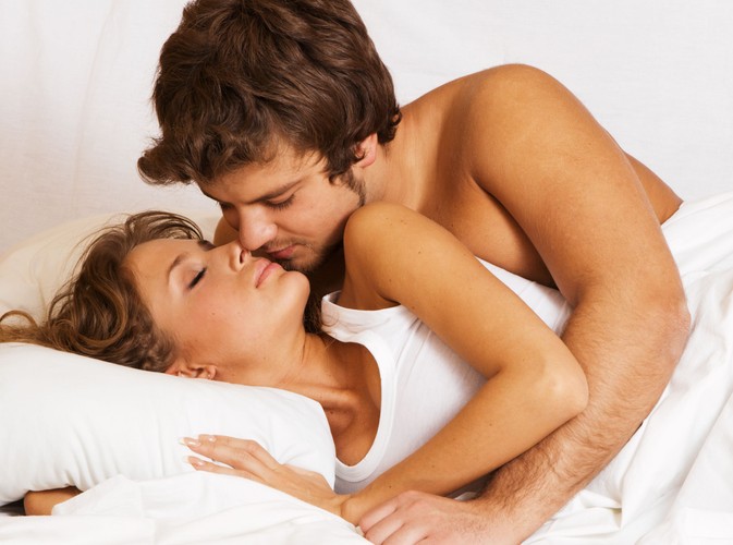 Dlaczego warto uprawiać seks analny w prezerwatywie?