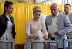 Rekordowa frekwencja na Ukrainie. Premier stał w kolejce