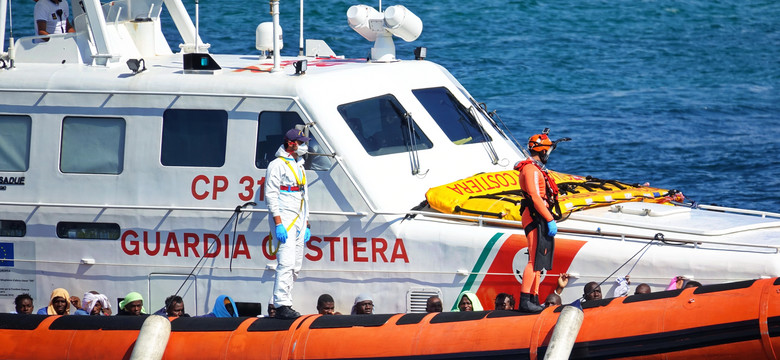 Włoska straż przybrzeżna uratowała ponad 750 migrantów