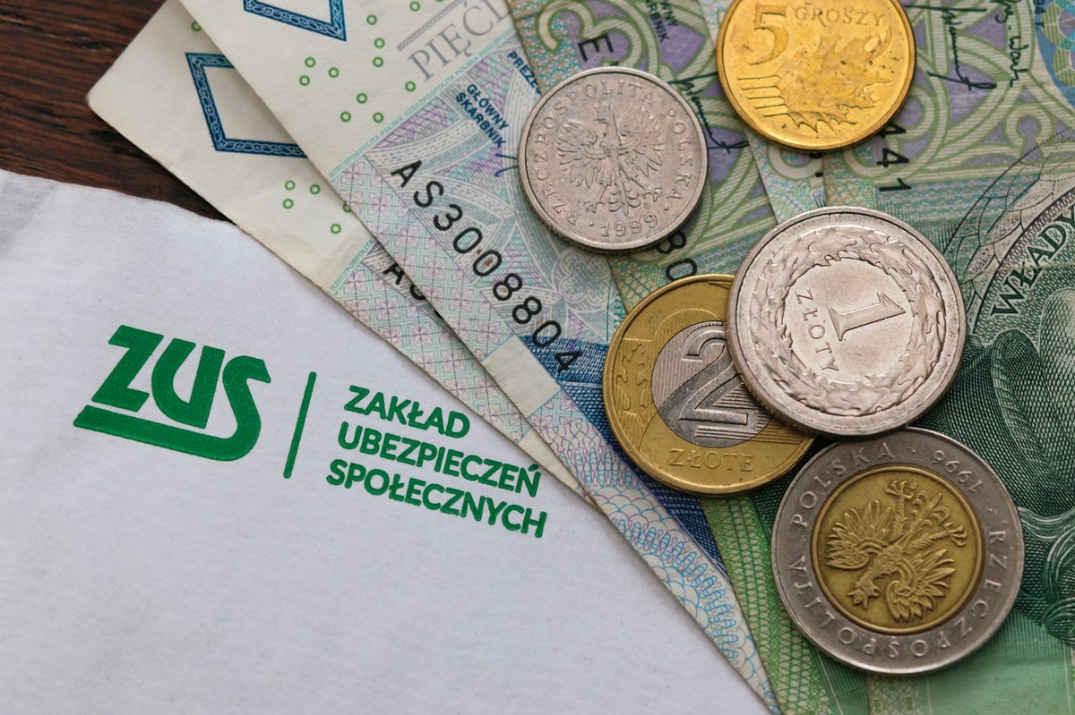 Niektórzy emeryci muszą złożyć dokumenty do ZUS. Termin upływa w maju