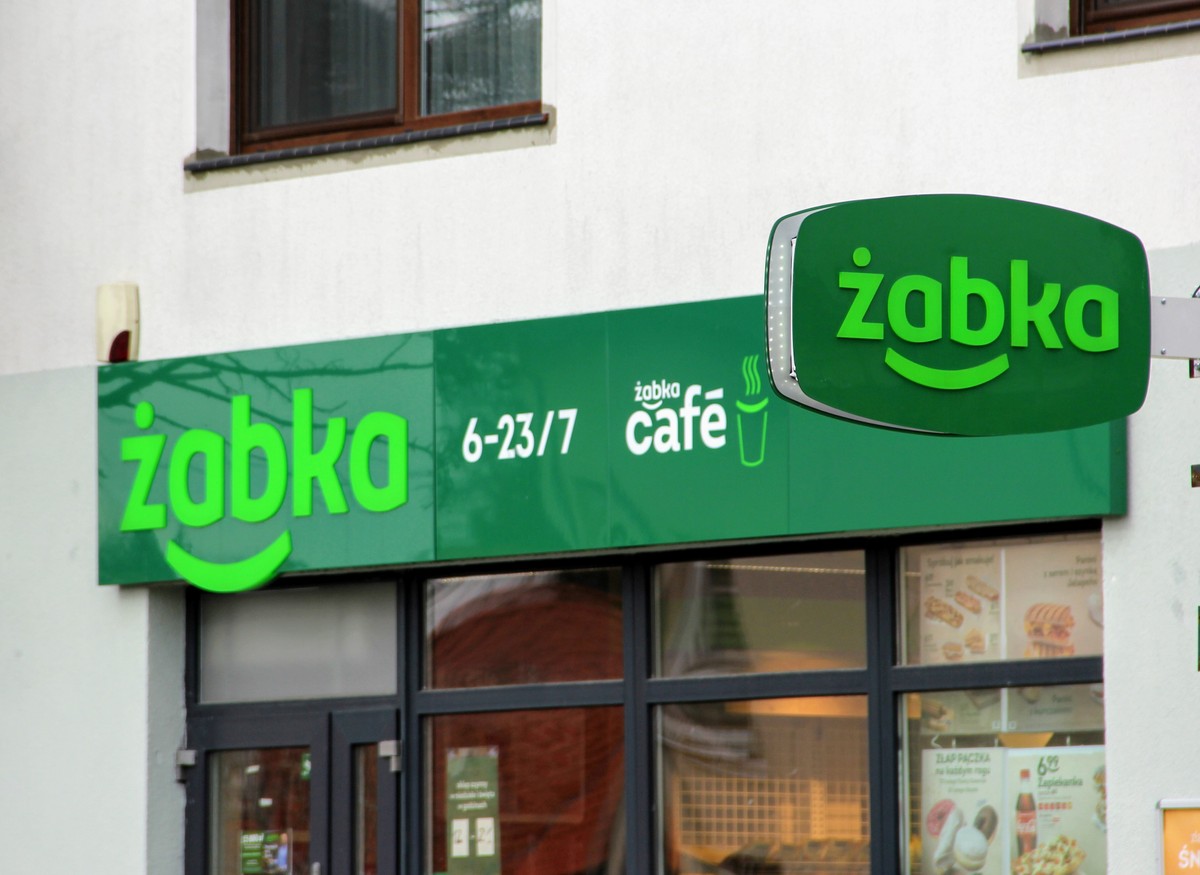 Pozna?,,Wielkopolskie/,Poland-,02,22,202:,Advertising,Banner,In,Front