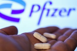 Tabletki przeciw COVID-19? Pfizer rozpoczął testy