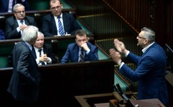 Poseł PO ukarany. Musi zapłacić 5 tys. złotych za awanturę w Sejmie