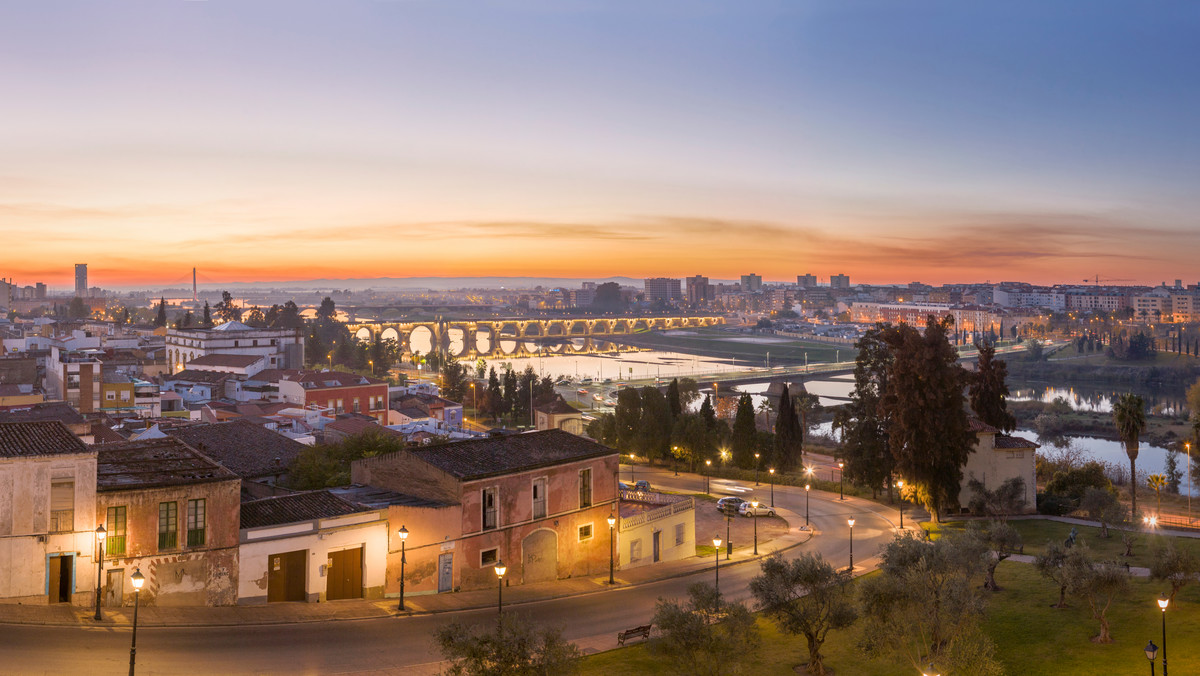 Badajoz w Hiszpanii– historia, zabytki, Islam, architektura