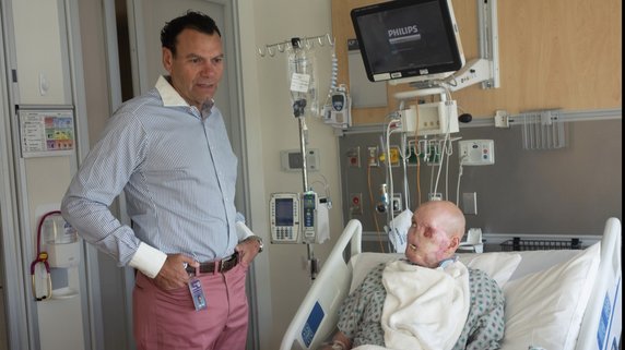 Maj 2023, doktor Rodriguez i Aaron przed przeszczepem