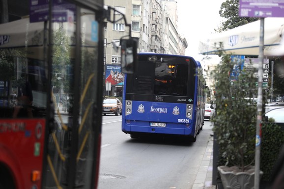 ZATVARAJU SE DELOVI 2 BULEVARA Počeli radovi, 5 gradskih linija menja trasu, evo do kada važe izmene