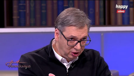 Vučić u Ćirilici