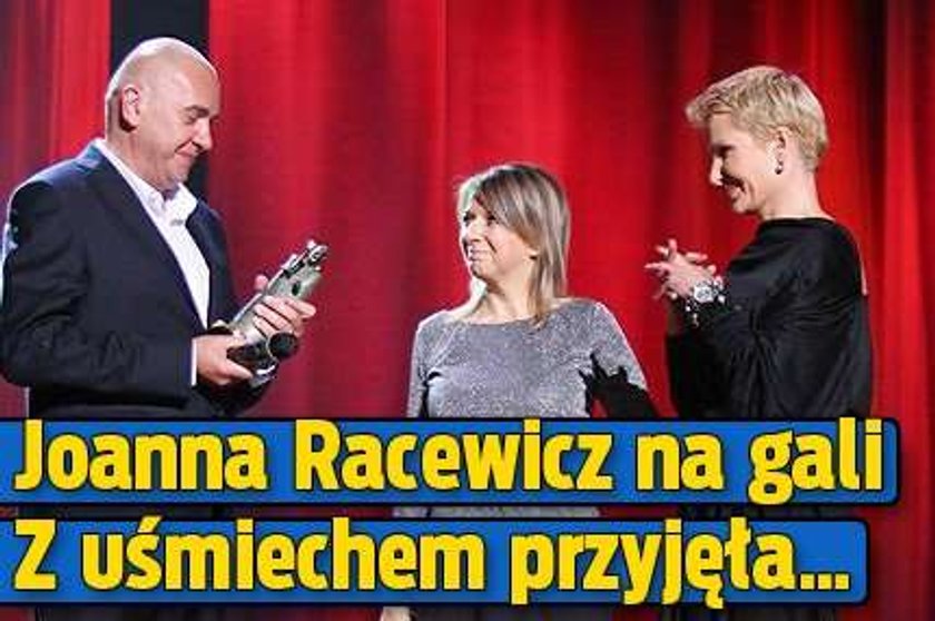 Joanna Racewicz na gali. Z uśmiechem przyjęła...