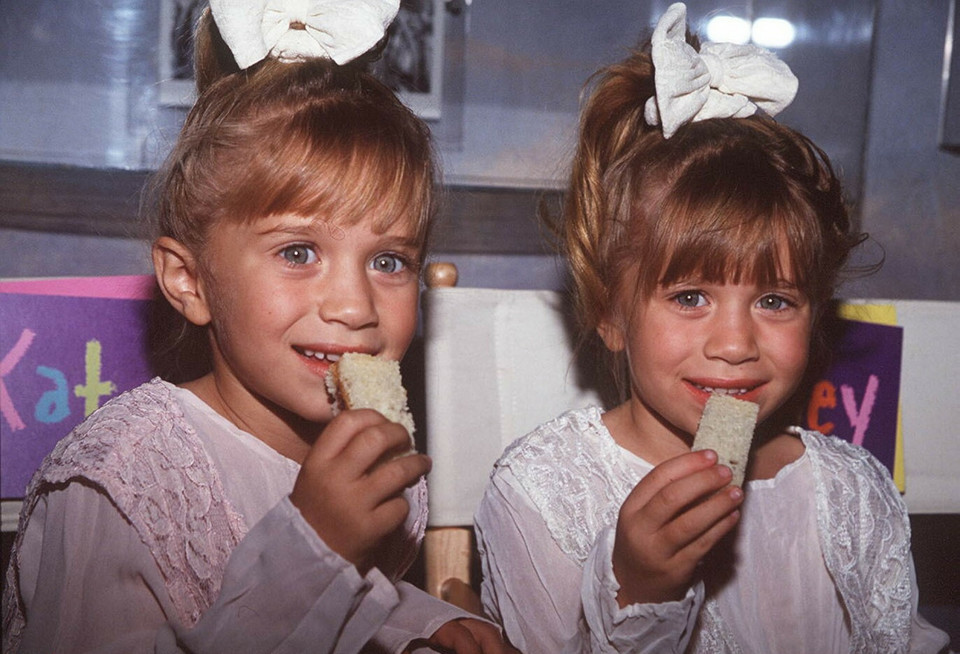 Zaczęli karierę jako dzieci, a dziś są gwiazdami Hollywood: Mary-Kate i Ashley Olsen