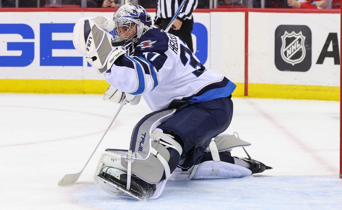 Connor Hellebuyck Winnipeg Jets