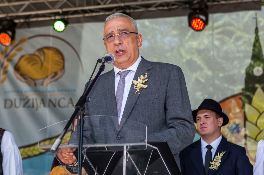 Bakić se zahvalio Udruženju bunjevačkih Hrvata "Dužijanca"