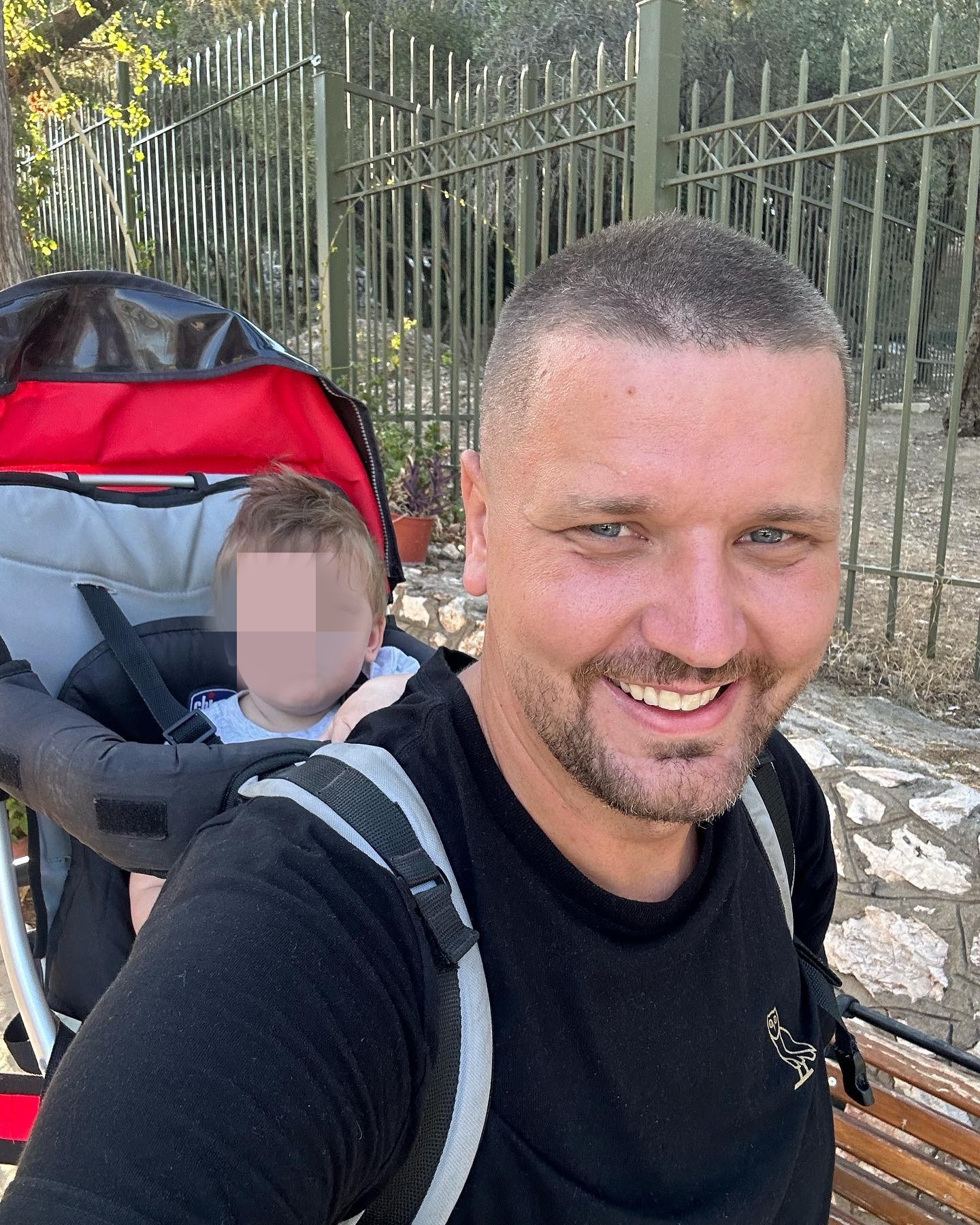 Slovenský moderátor Marcel „Osťo“ Osztas so synčekom.