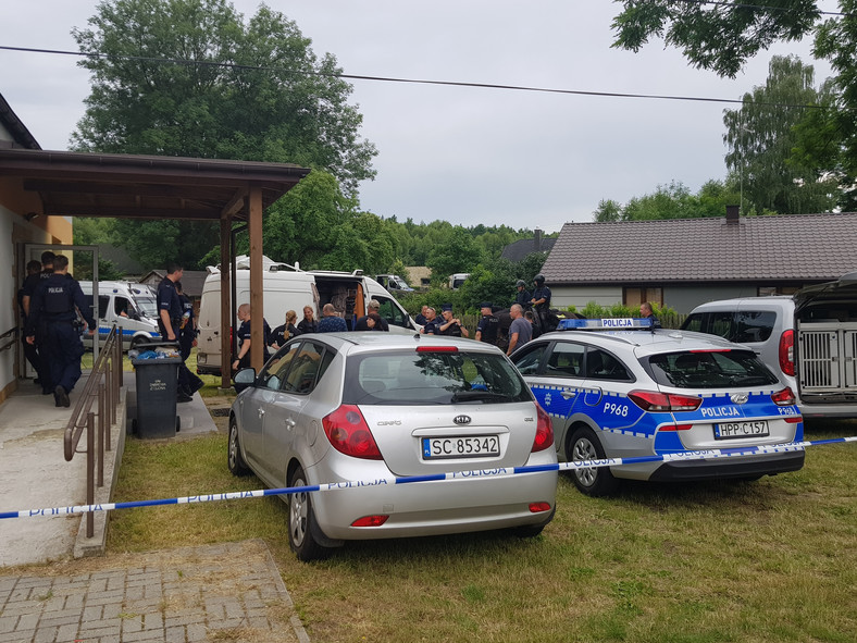Do masakry doszło w domu przy głównej drodze w Borowcach w powiecie częstochowskim