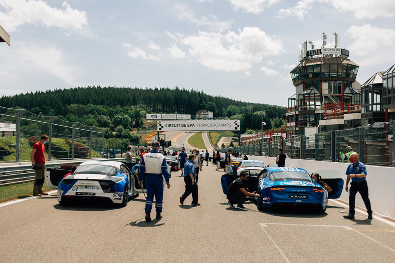 Krzysztof Hołowczyc wystartuje za kierownicą Alpine A110