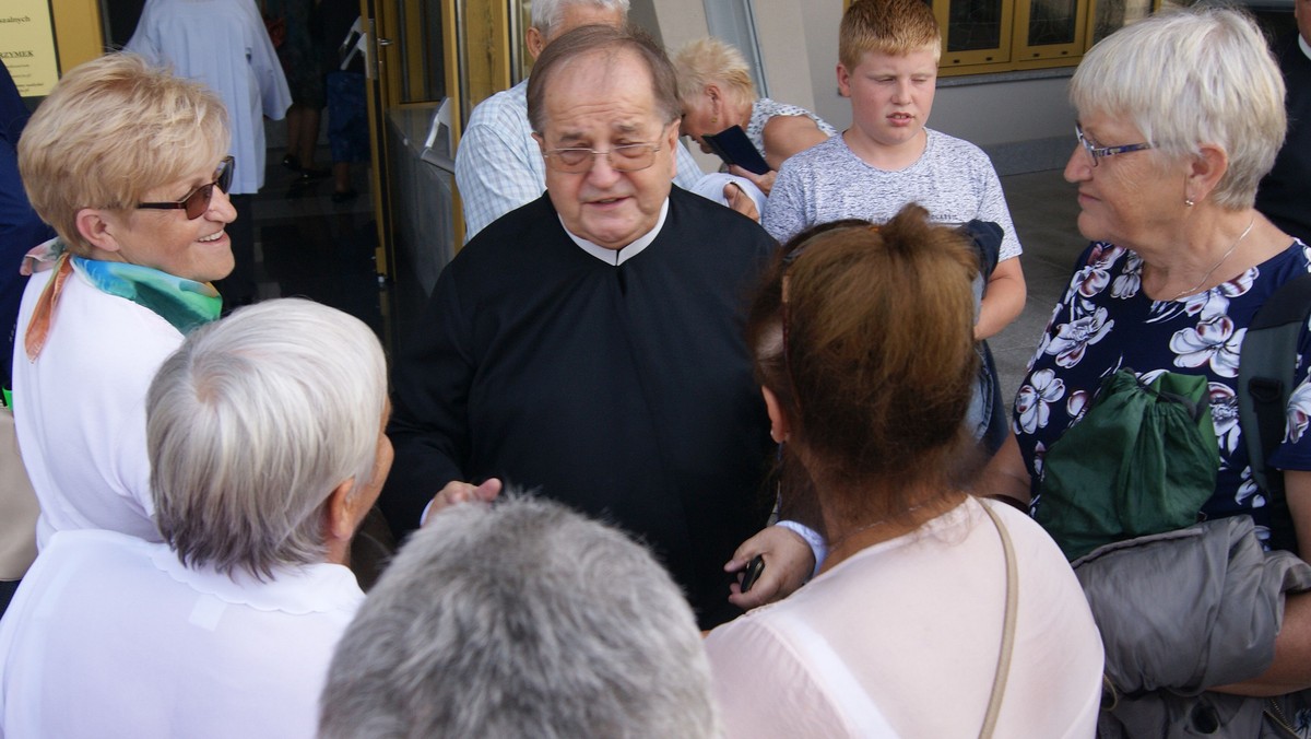 Podczas Pielgrzymki Młodych z Radiem Maryja na Jasną Górę ojciec Tadeusz Rydzyk pochwalił tych, którzy przestali się bać koronawirusa. To kolejna tego typu wypowiedź redemptorysty, którego stosunek do pandemii pozostaje co najmniej wątpliwy.