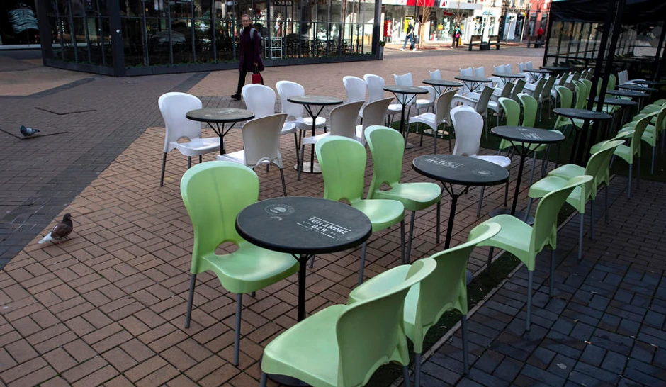 Prazni kafići u Sofiji