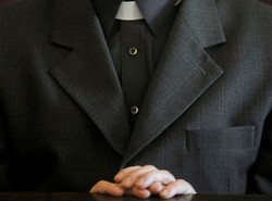 Pedofil w sutannie wykorzystywał 13-latkę