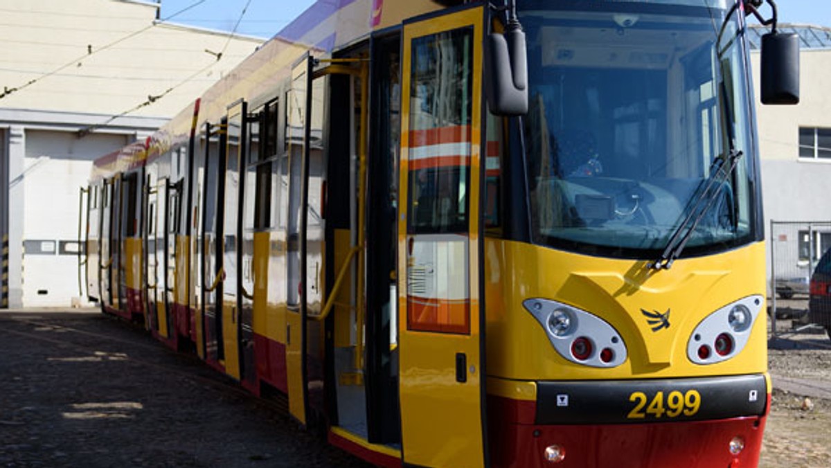 Tramwaje na najdłuższej w kraju - liczącej ok. 30 km - linii, łączącej Łódź z Ozorkowem, przestały kursować - poinformowały władze Łodzi. Przyczyną zawieszenia linii 45 i 46 jest zły stan torowiska i sieci trakcyjnej.