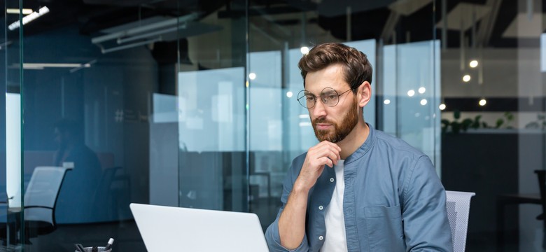 Za pracę w te dni przysługuje dzień wolny lub dodatek do wynagrodzenia. Komu?