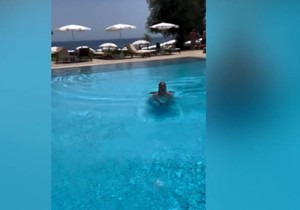 Mirka Vasiljević u bazenu