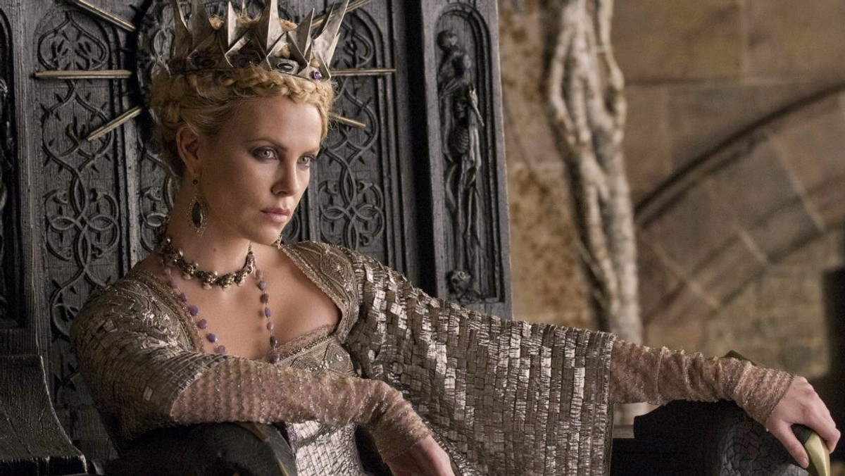 charlize theron królewna śnieżka i łowca