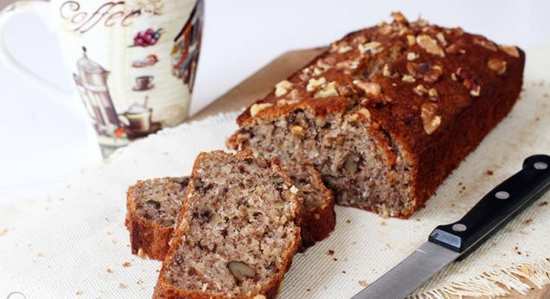 Banana and coconut bread (homecookingadventure.com)