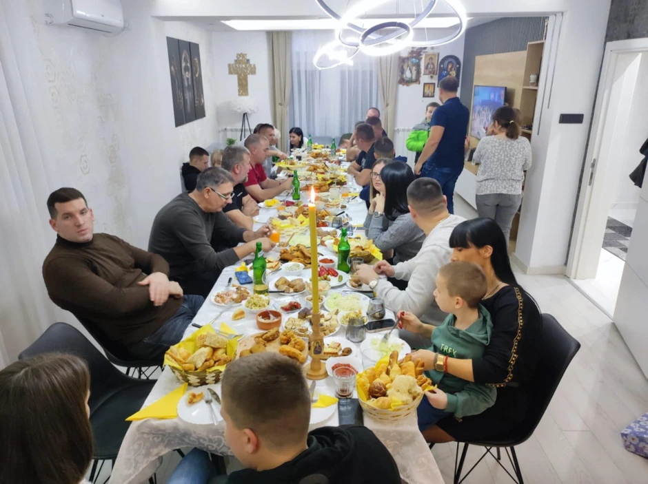 Žan-Stefan proslavio slavu sa Milicom i njenom porodicom