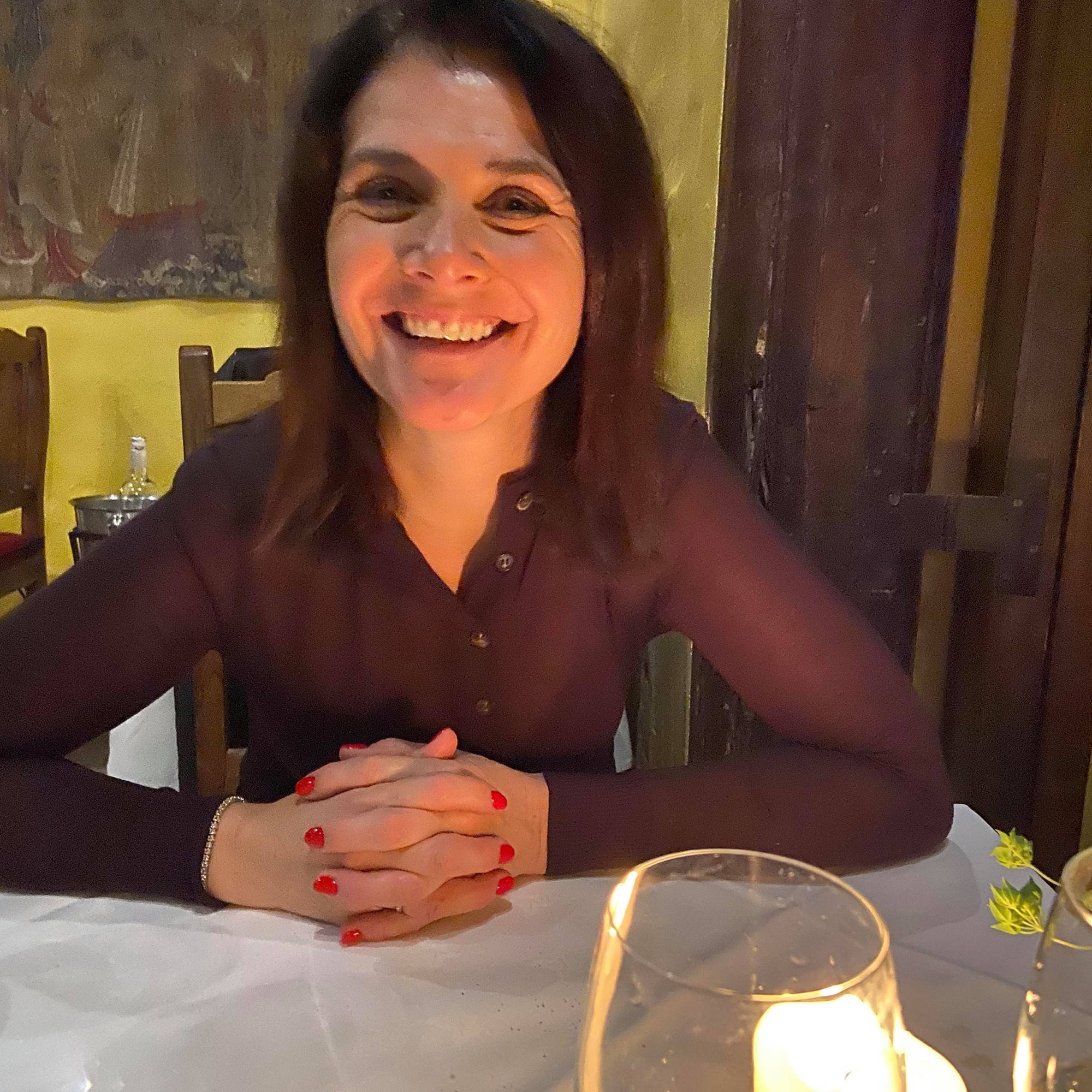 Caroline si na dovolenke umývala vlasy, keď jej ochabla ľavá ruka.
