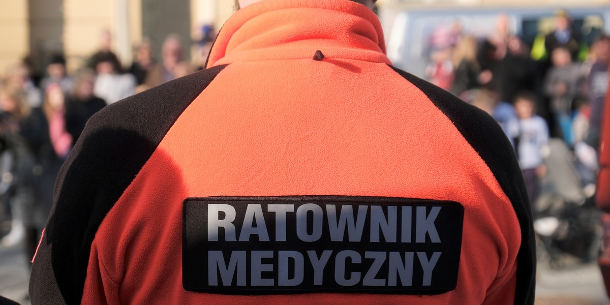 Od 1 stycznia 2021 pracą pielęgniarek oraz ratowników medycznych na SOR będzie mógł kierować m.in. ratownik medyczny, posiadający wykształcenie wyższe i co najmniej 5-letni staż pracy na SOR