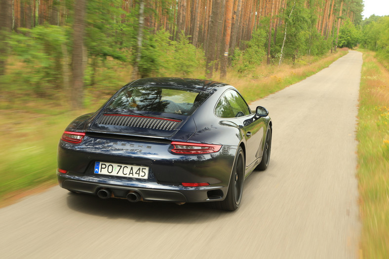 Porsche 911 Carrera GTS