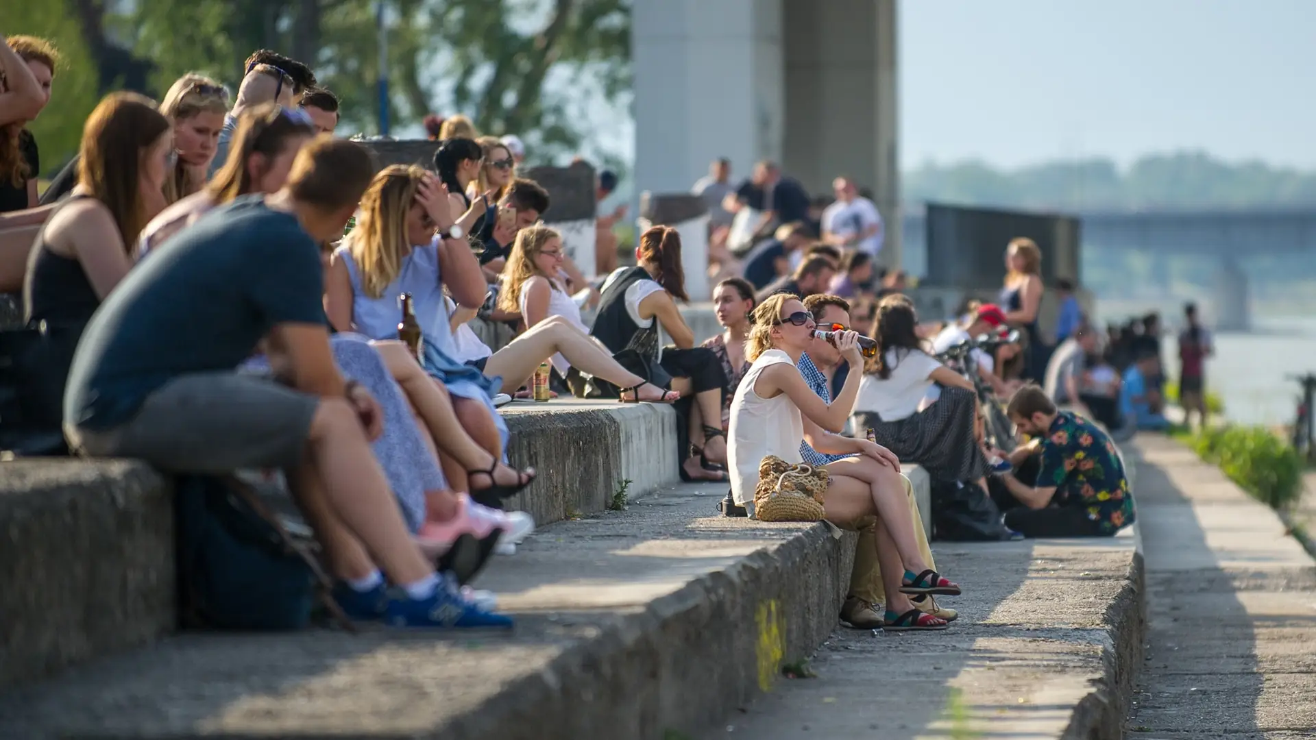 Dlaczego tak bardzo nie lubimy innych narodów i co wspólnego ma z tym alkohol?