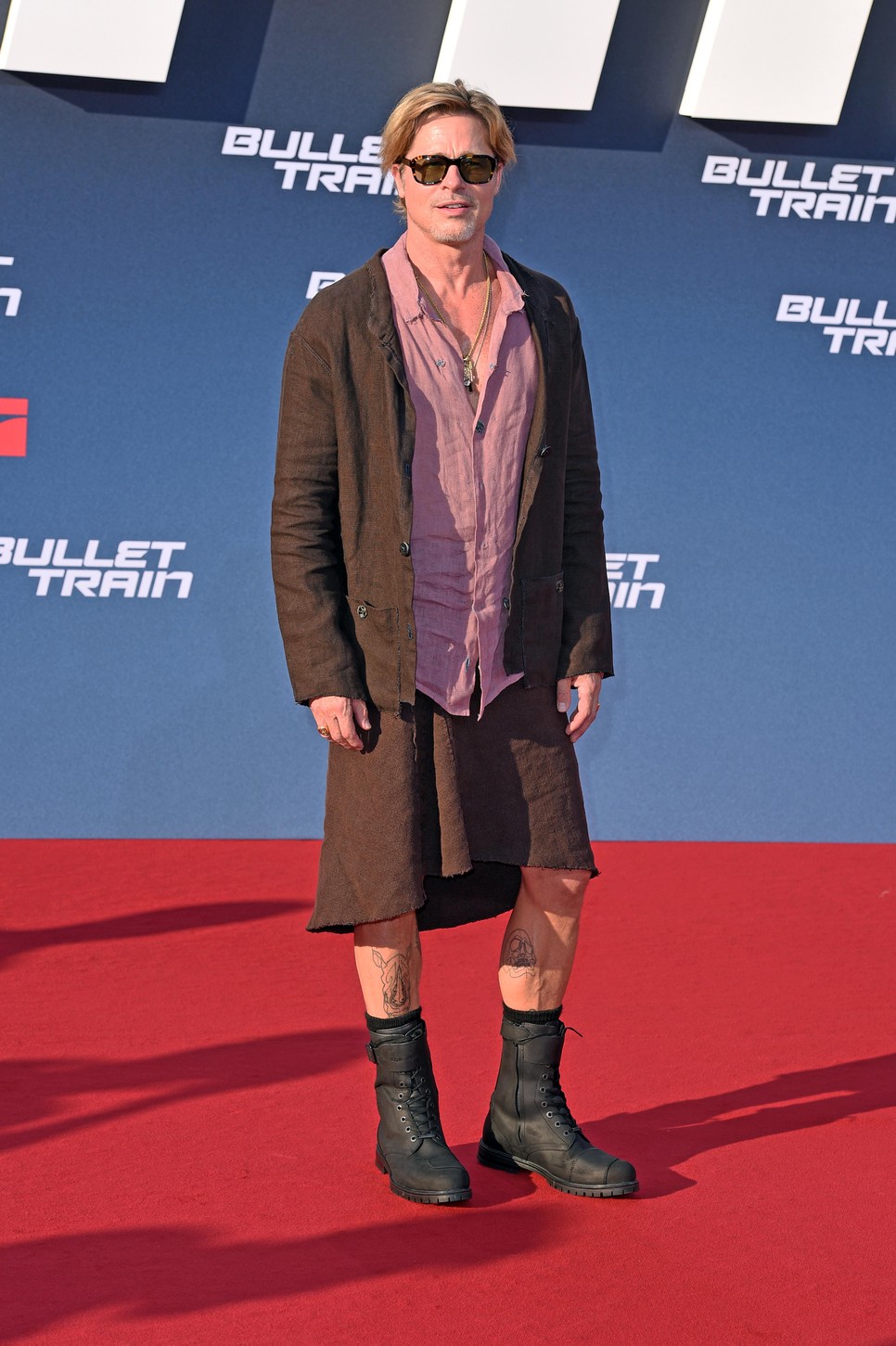 Brad Pitt szoknyában, Joey King pink hajjal, Ryan Gosling megint Ken - Dübörög a vörös szőnyeg