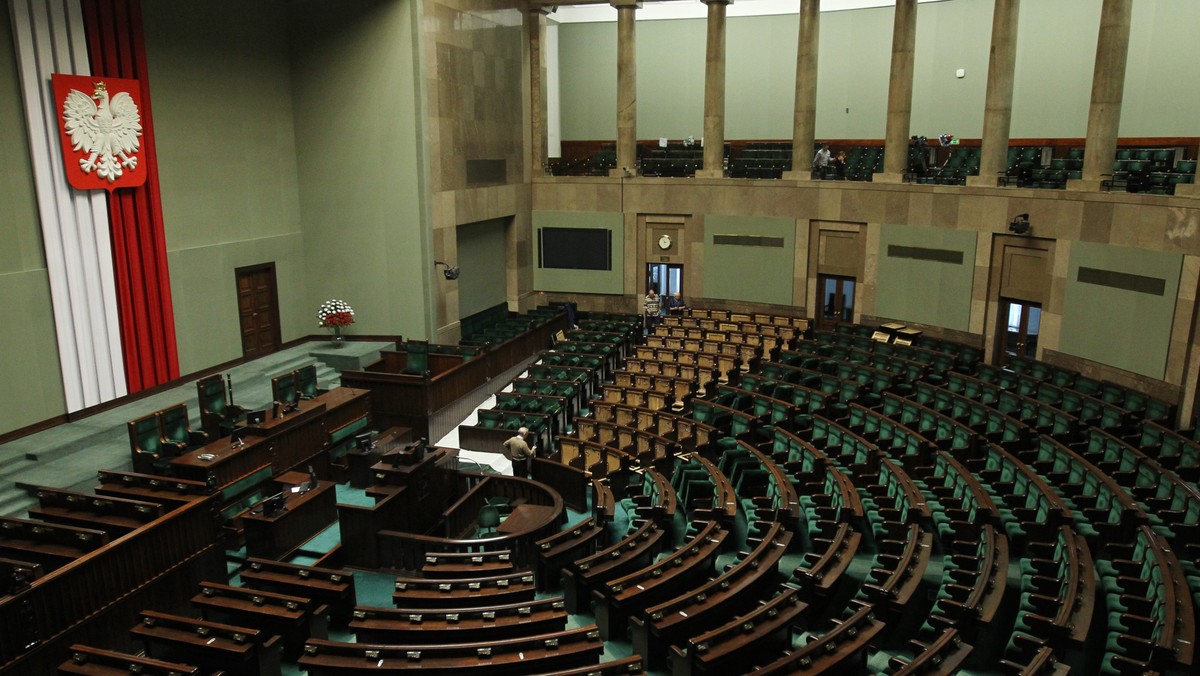 Waldemar Pawlak wskazał resorty, które powinni objąć ministrowie z PSL. Donald Tusk przedstawił plany ws. nowego marszałka Sejmu. Ruszyło kolejne śledztwo przeciw Julii Tymoszenko. Nie potwierdziła się informacja o schwytaniu jednego z synów Muammara Kaddafiego. Sprawdź, co jeszcze wydarzyło się w Polsce i na świecie!