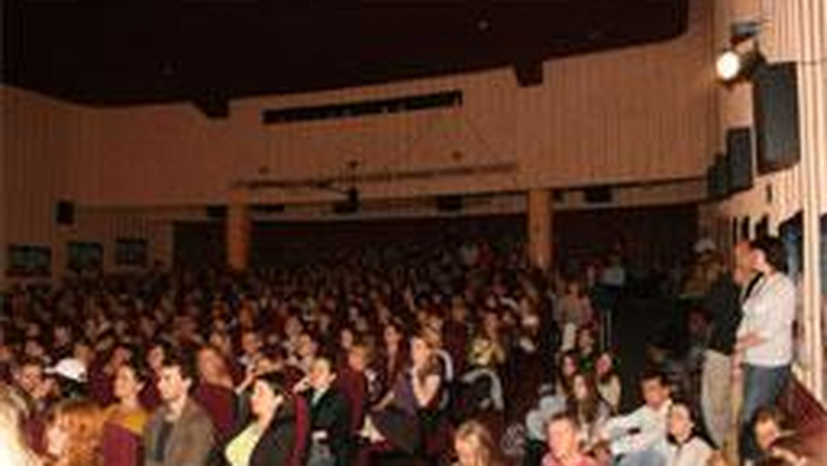 18 sierpnia w warszawskim kinie Luna kilkaset osób uczestniczyło w uroczystym otwarciu OFF/ON Warszawa 5 Europejskiego Tygodnia Filmowego.